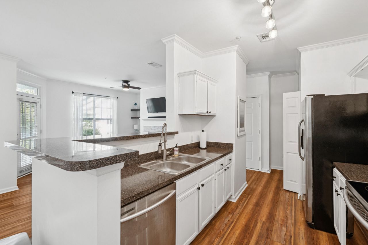 45 Sycamore Avenue Photo 9