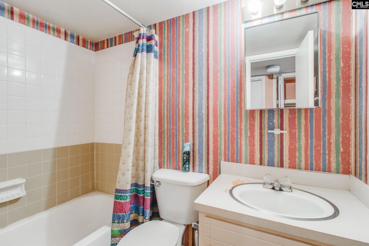 1825 Saint Julian Place Photo 10