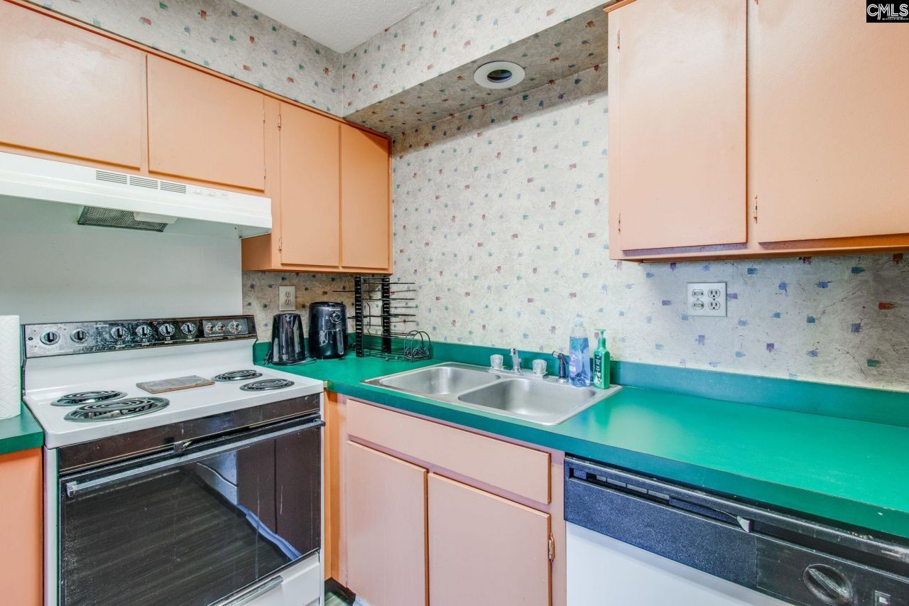 1825 Saint Julian Place Photo 7