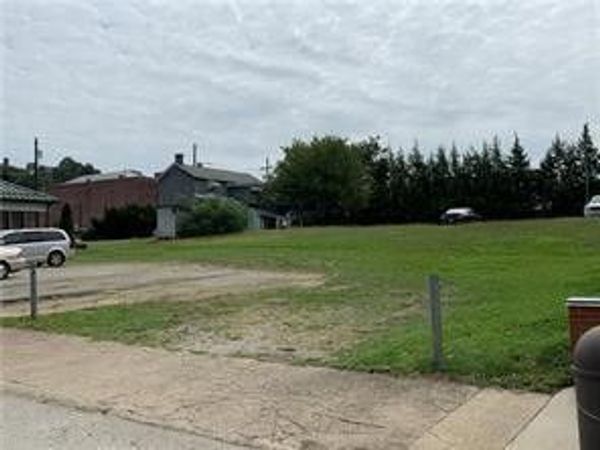125 W Peach Street, Normalville, PA 15469
