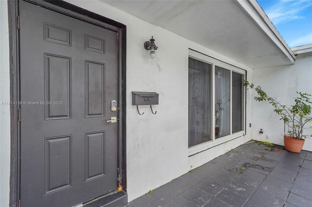 7916 Miramar Pkwy, Miramar, FL 33023 Photo