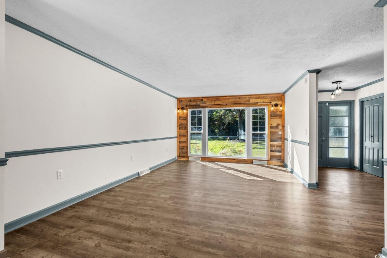 735 Airport Rd. Photo 16