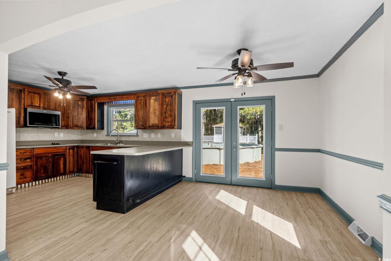 735 Airport Rd. Photo 21