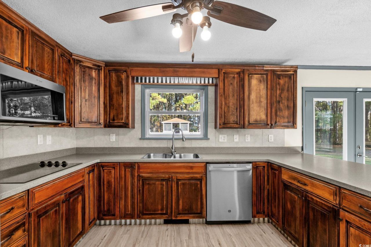 735 Airport Rd. Photo 25