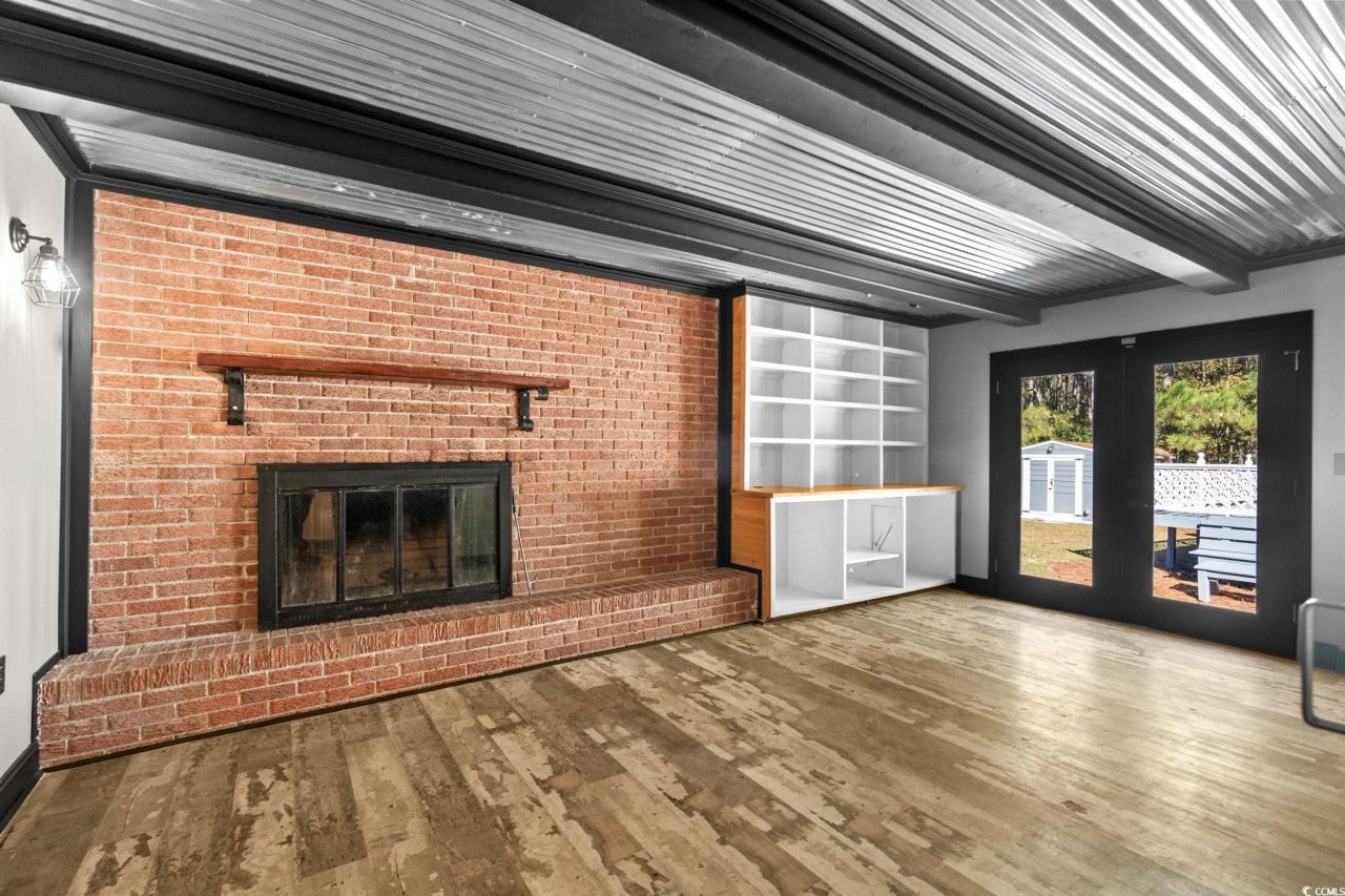 735 Airport Rd. Photo 28