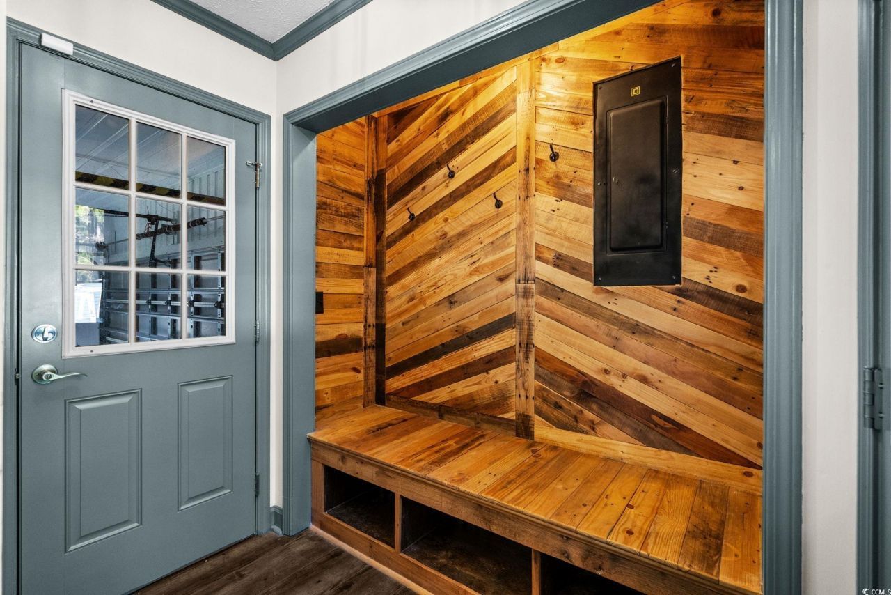 735 Airport Rd. Photo 31