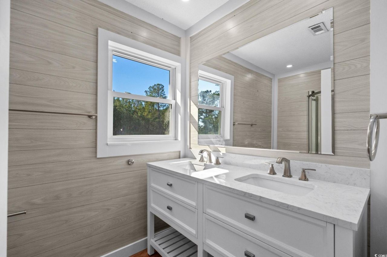 735 Airport Rd. Photo 6