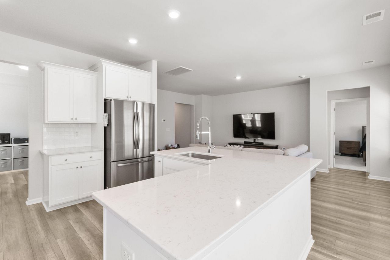 225 Red Bluff Street Photo 22