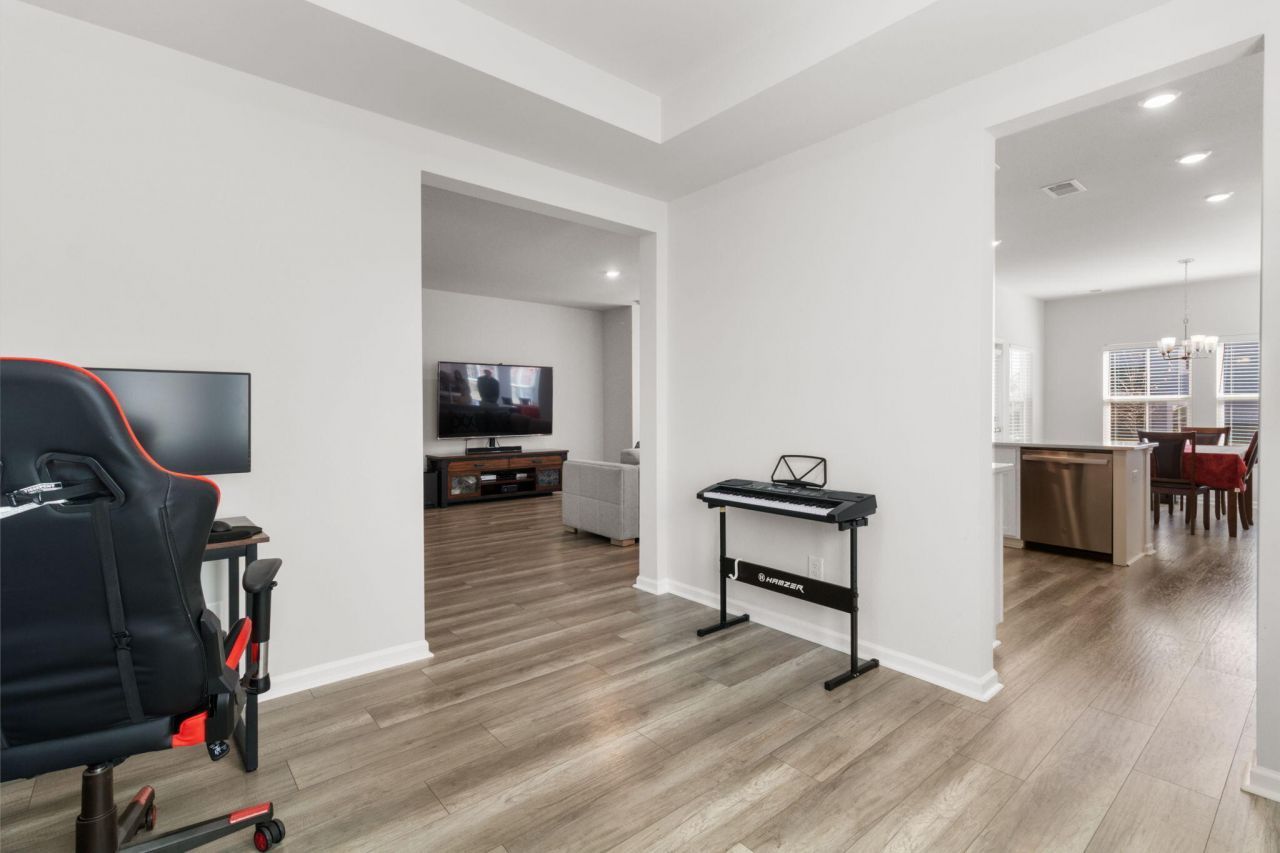 225 Red Bluff Street Photo 30