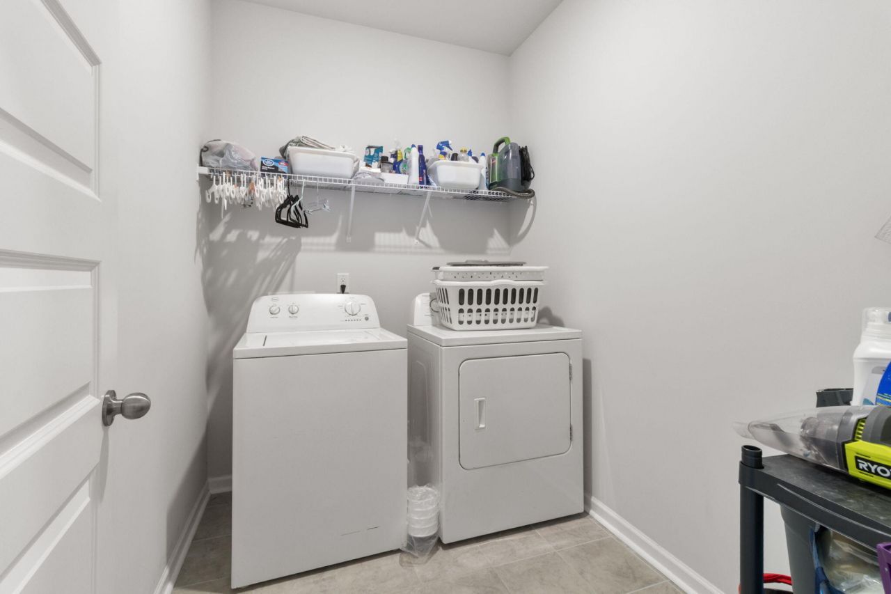 225 Red Bluff Street Photo 32