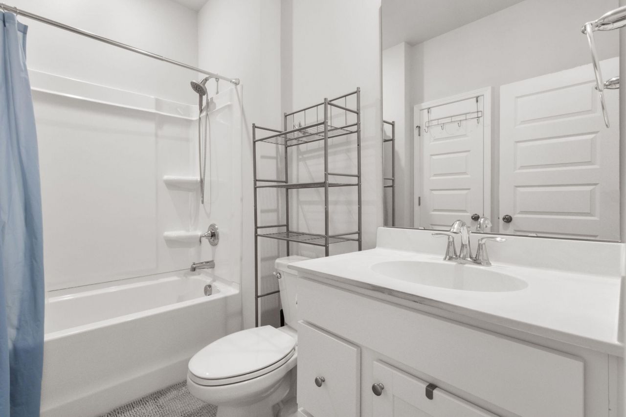 225 Red Bluff Street Photo 40