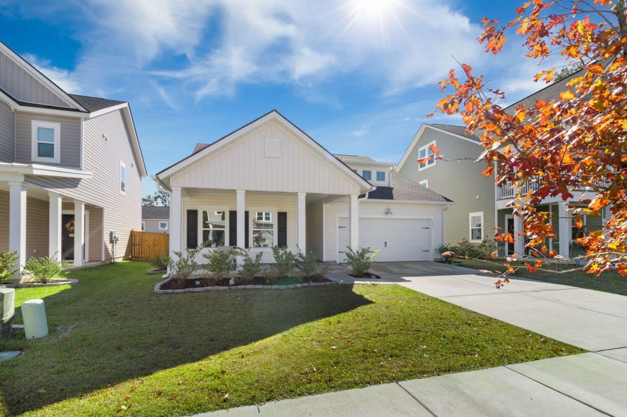 225 Red Bluff Street Photo 6