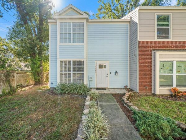 1722 MILL RUN CIRCLE, TAMPA, FL 33613