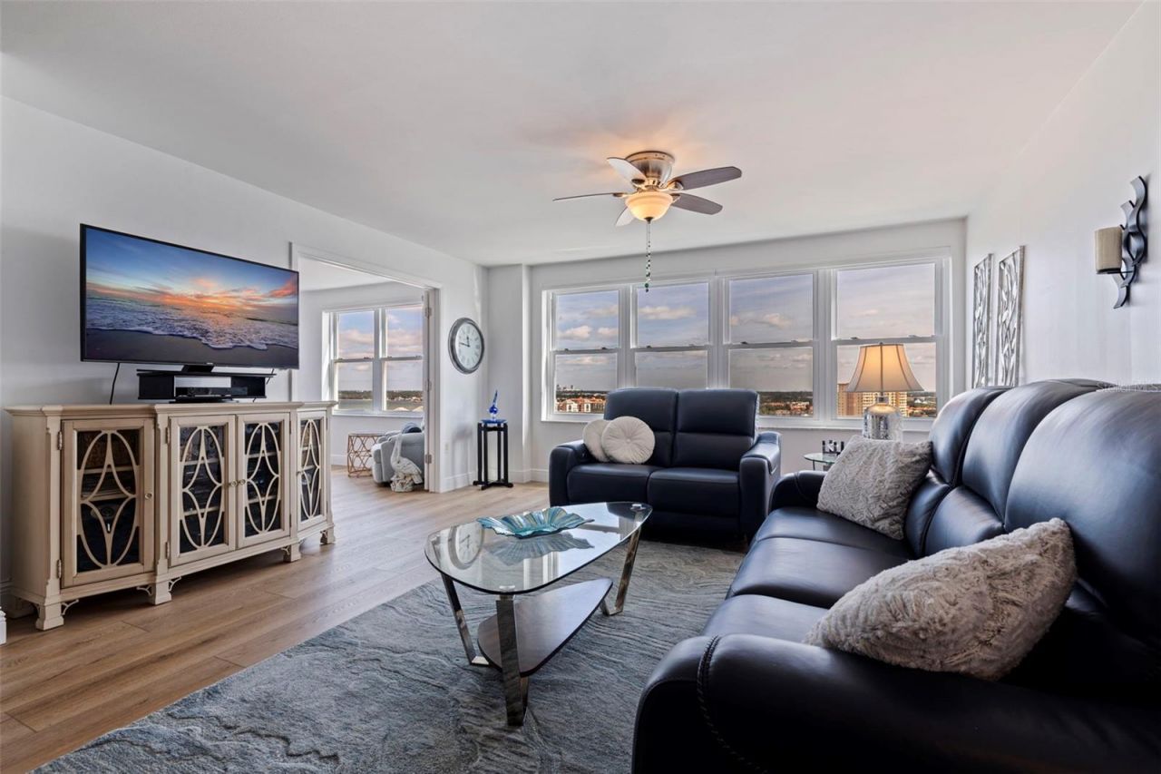 5200 Brittany Drive S, Unit 1701, Saint Petersburg, FL 33715 Photo