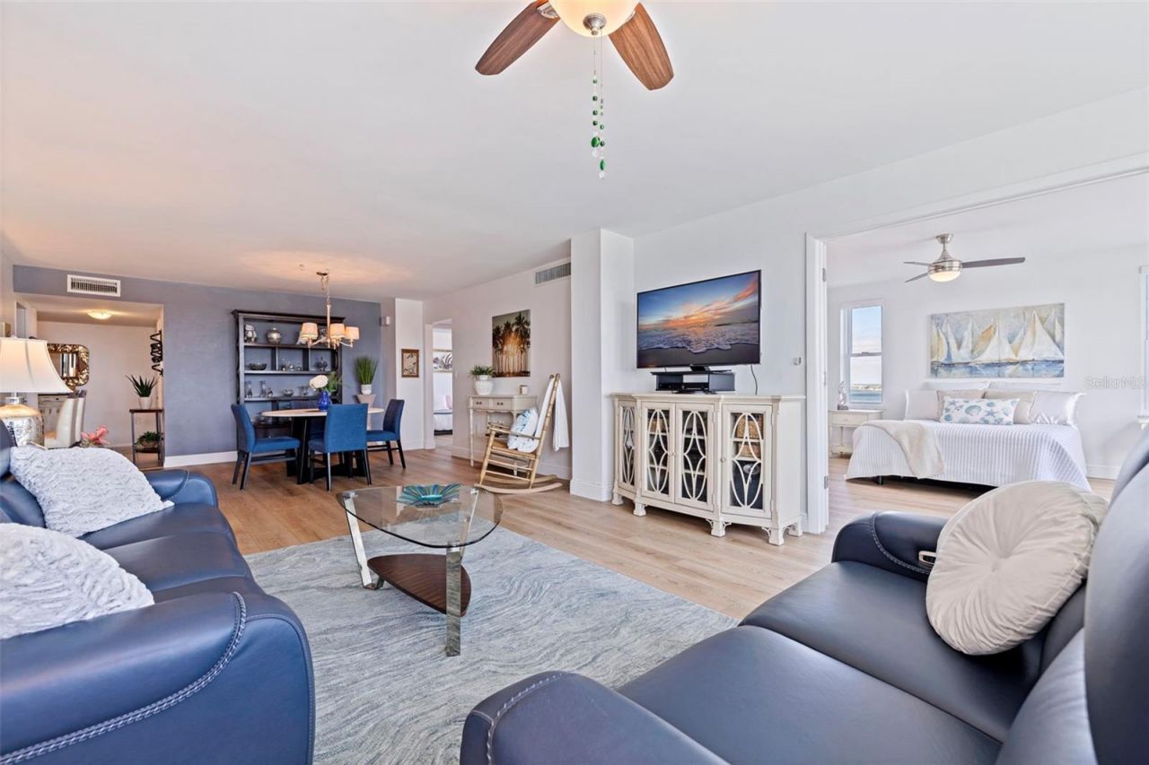 5200 Brittany Drive S, Unit 1701, Saint Petersburg, FL 33715 Photo