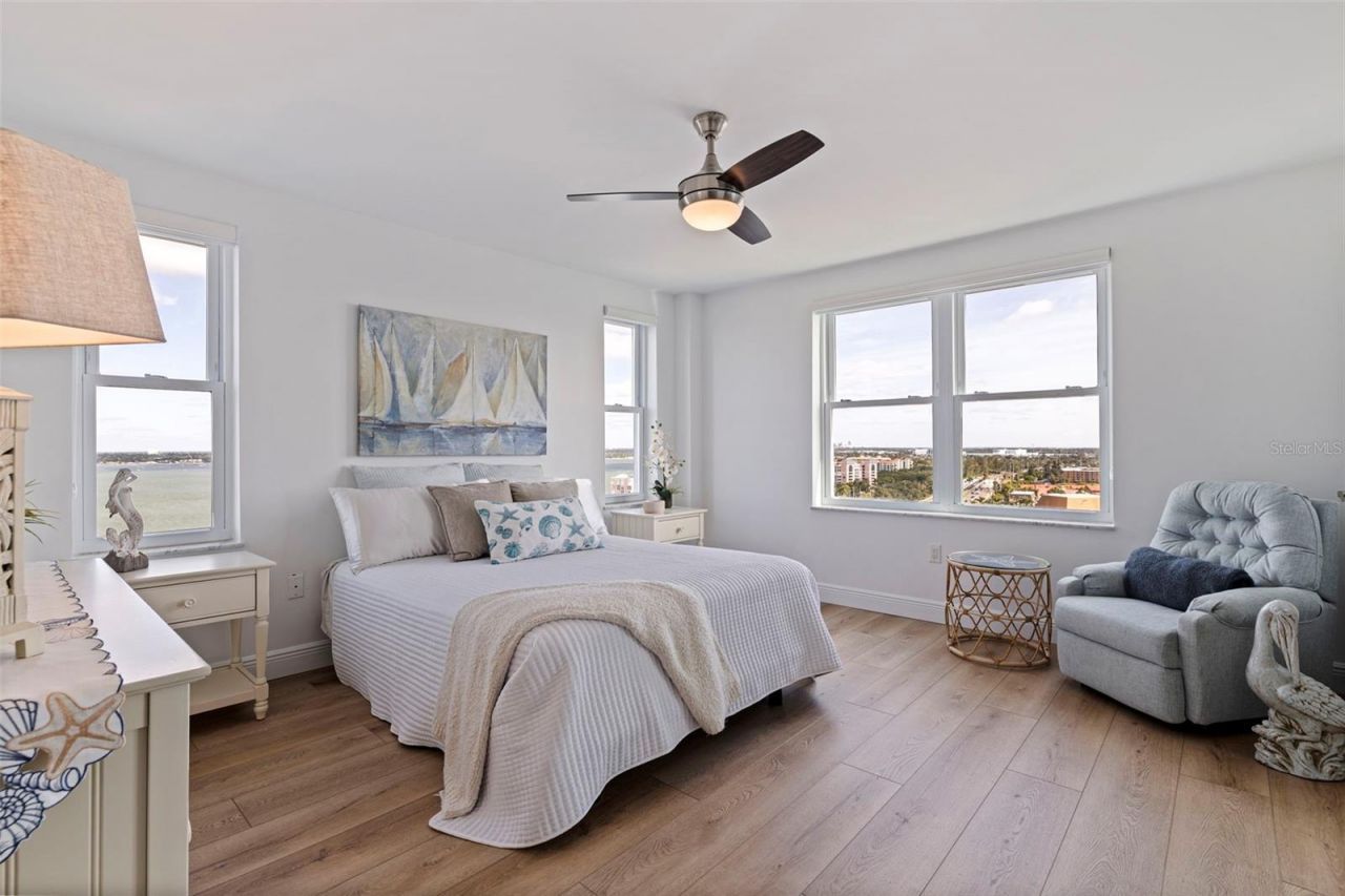 5200 Brittany Drive S, Unit 1701, Saint Petersburg, FL 33715 Photo