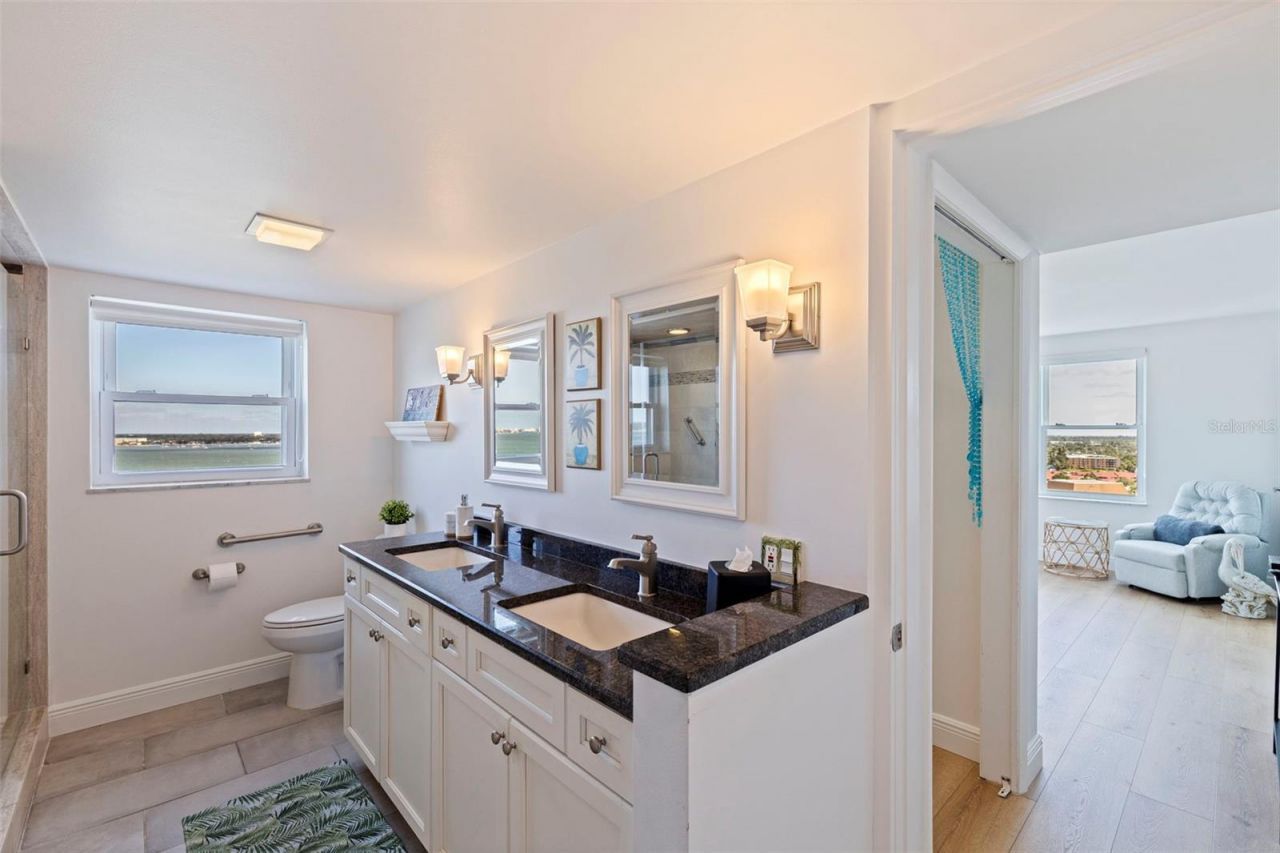 5200 Brittany Drive S, Unit 1701, Saint Petersburg, FL 33715 Photo