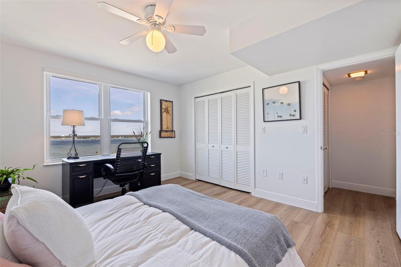 5200 Brittany Drive S, Unit 1701, Saint Petersburg, FL 33715 Photo