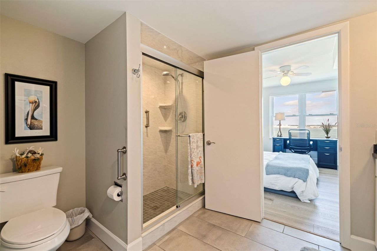 5200 Brittany Drive S, Unit 1701, Saint Petersburg, FL 33715 Photo