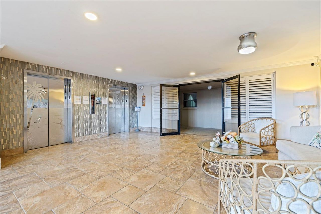 5200 Brittany Drive S, Unit 1701, Saint Petersburg, FL 33715 Photo