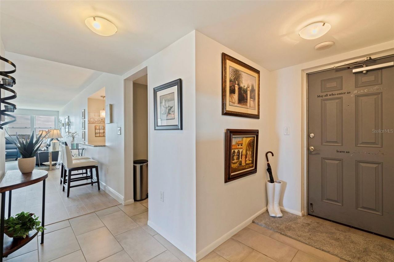 5200 Brittany Drive S, Unit 1701, Saint Petersburg, FL 33715 Photo