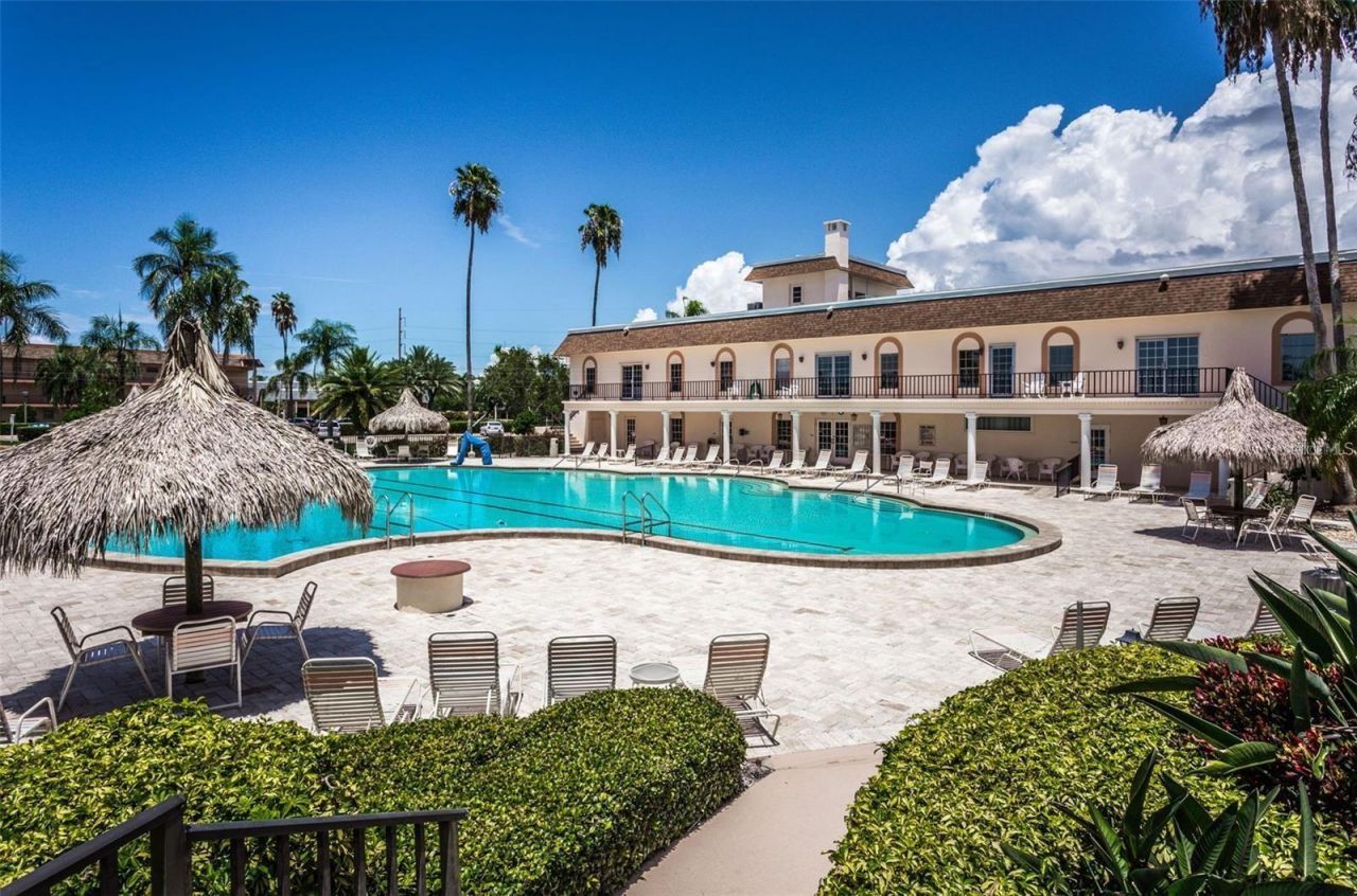 5200 Brittany Drive S, Unit 1701, Saint Petersburg, FL 33715 Photo