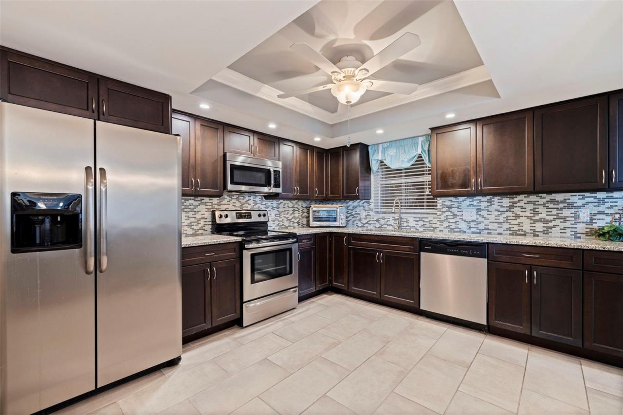 5200 Brittany Drive S, Unit 1701, Saint Petersburg, FL 33715 Photo