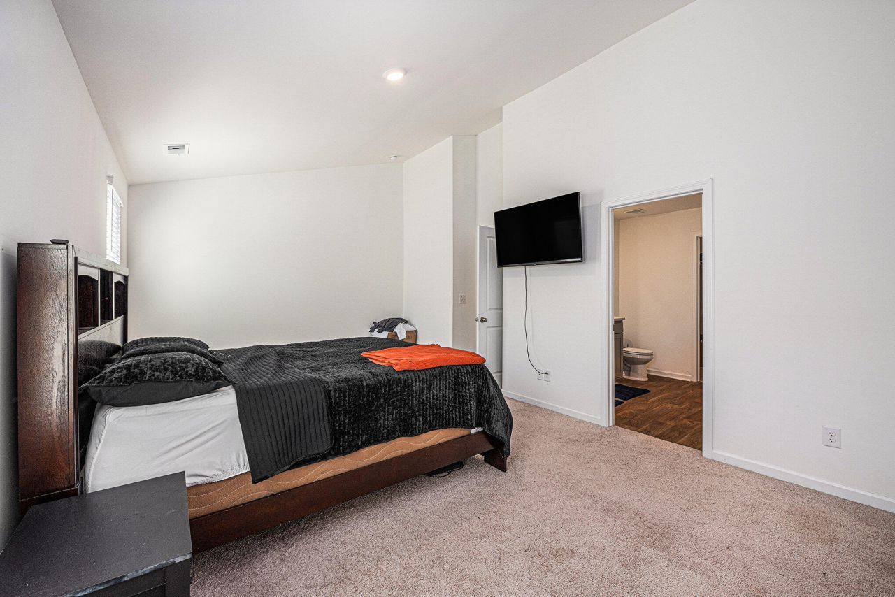 192 Rosefield Court Photo 12