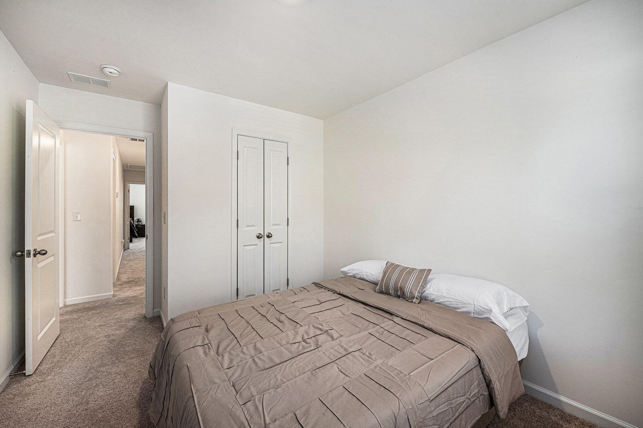 192 Rosefield Court Photo 17