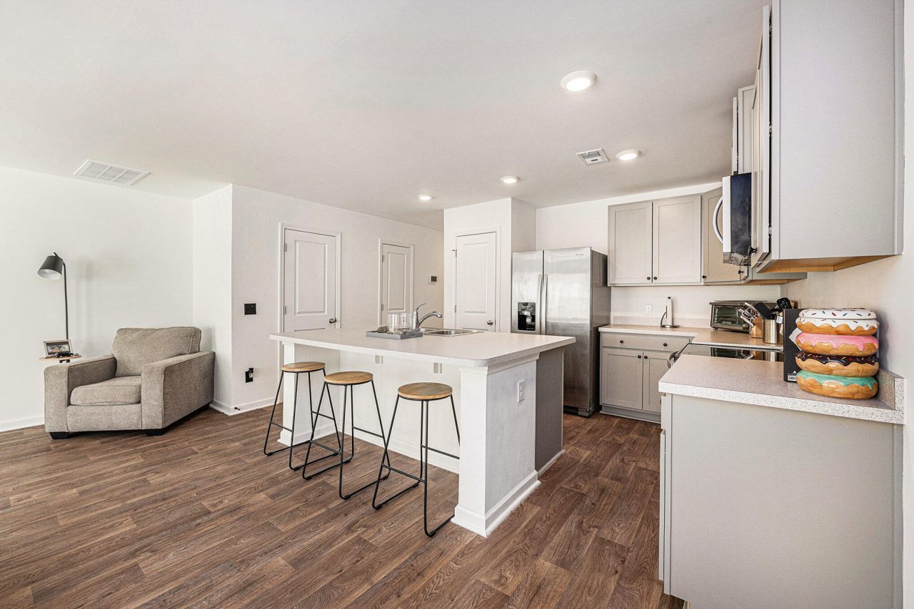 192 Rosefield Court Photo 6