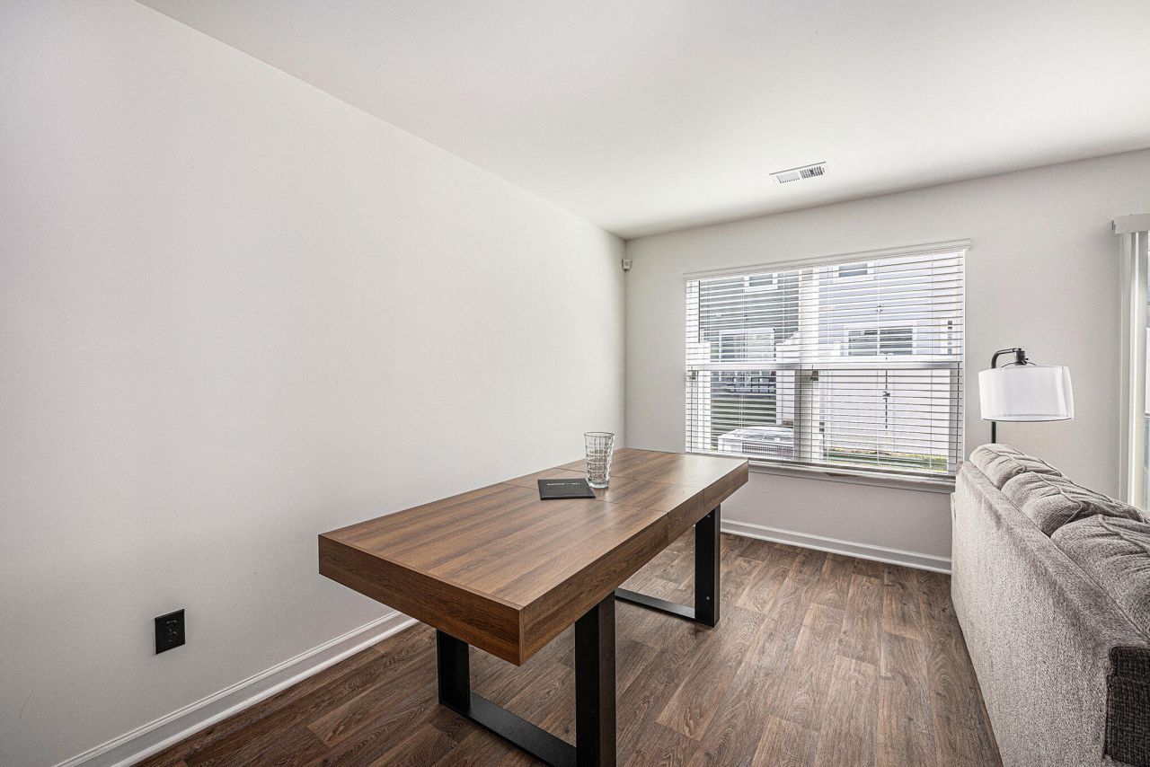 192 Rosefield Court Photo 8