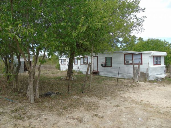 910 Bunton LN, Unit D, Uhland, TX 78640