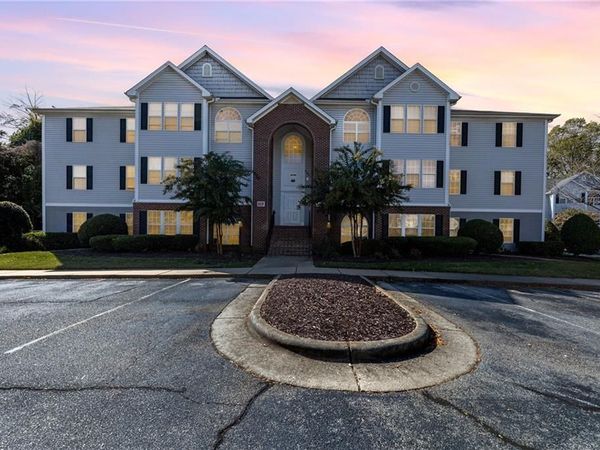 3698 Cotswold Avenue , Greensboro, NC 27410