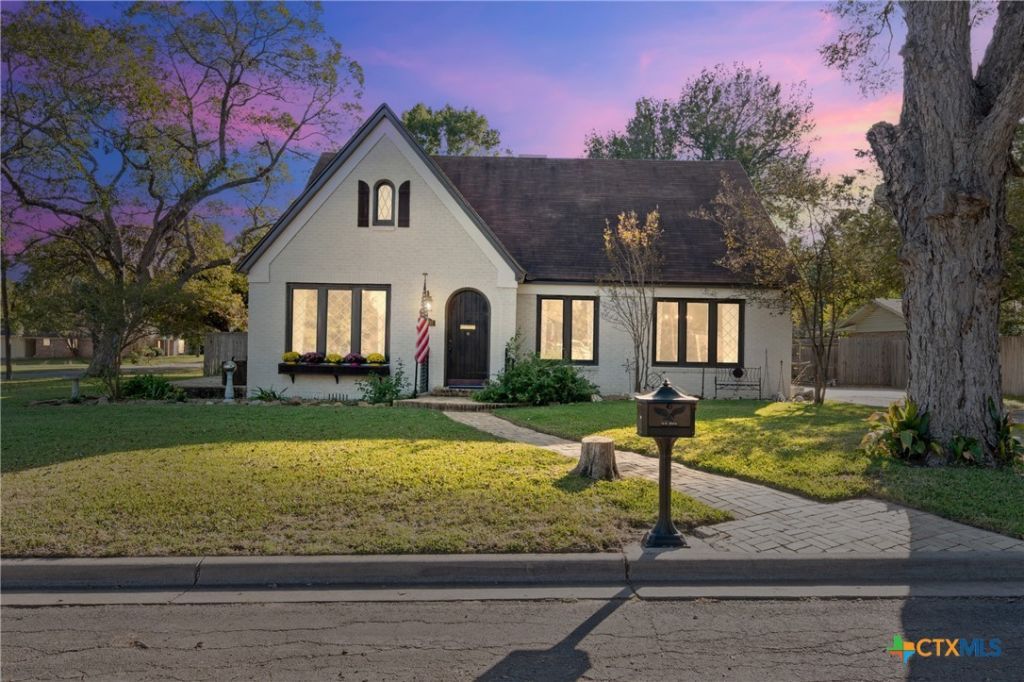 1005 E 14th Street, Cameron, TX 76520 Main Photo