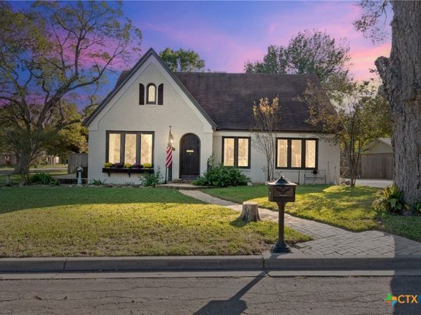 1005 E 14th Street, Cameron, TX 76520