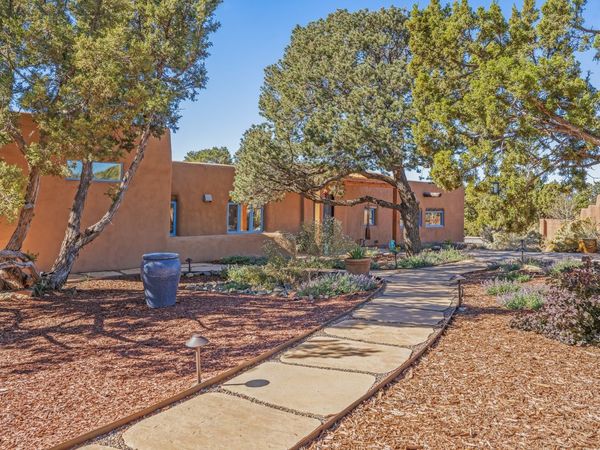 86A Arroyo Hondo, Santa Fe, NM 87508
