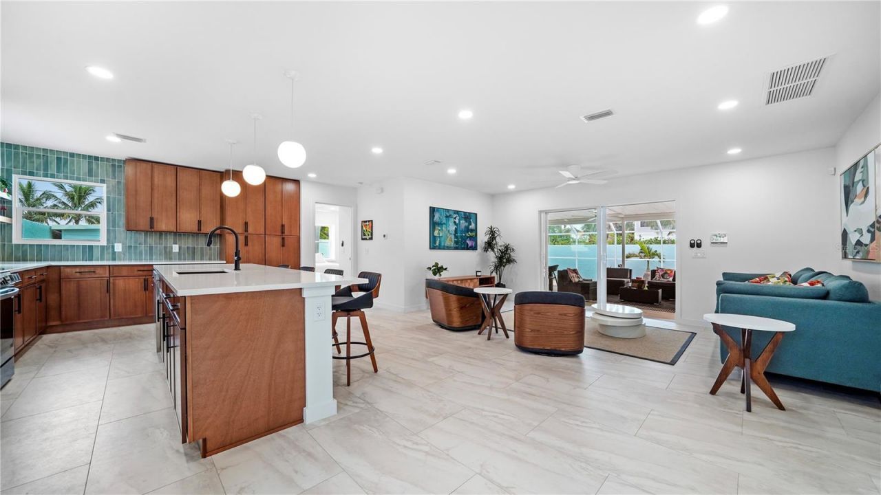 160 Harrison Drive, Unit 7, Sarasota, FL 34236 Photo