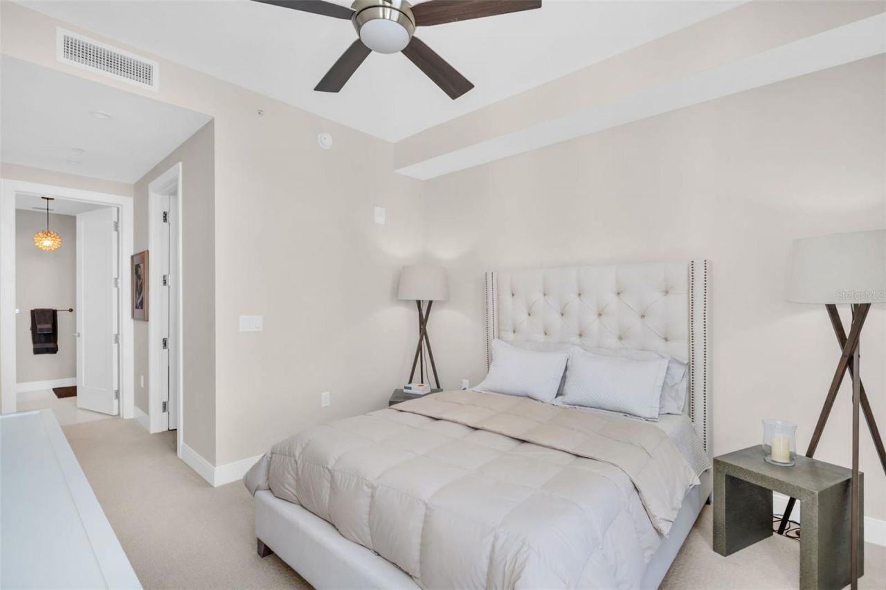 100 1st Avenue N, Unit 1706, Saint Petersburg, FL 33701 Photo