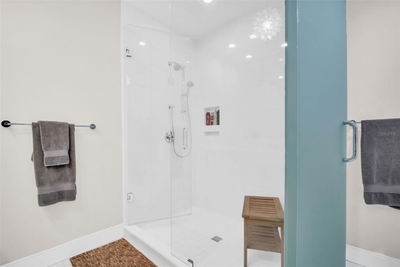 100 1st Avenue N, Unit 1706, Saint Petersburg, FL 33701 Photo