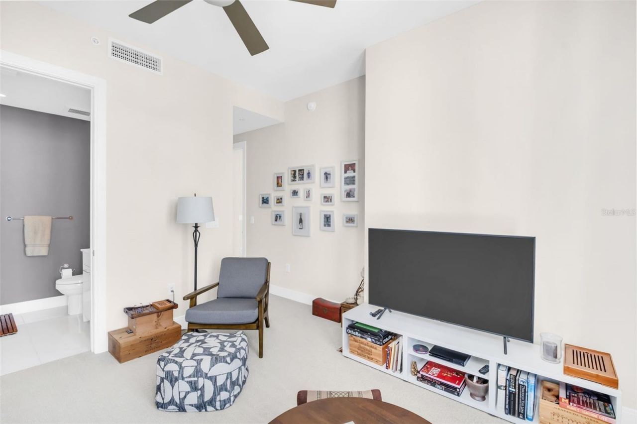 100 1st Avenue N, Unit 1706, Saint Petersburg, FL 33701 Photo