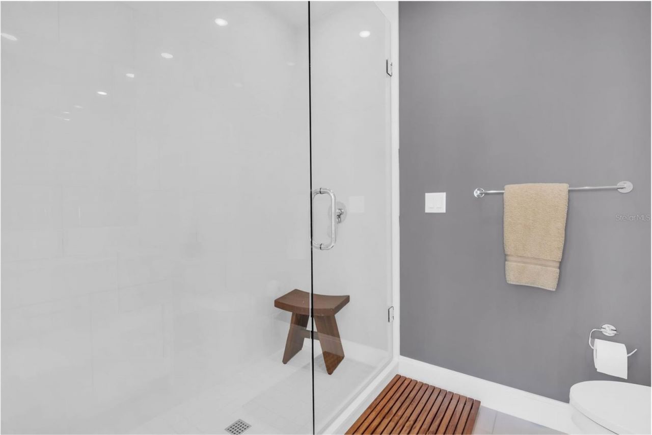 100 1st Avenue N, Unit 1706, Saint Petersburg, FL 33701 Photo