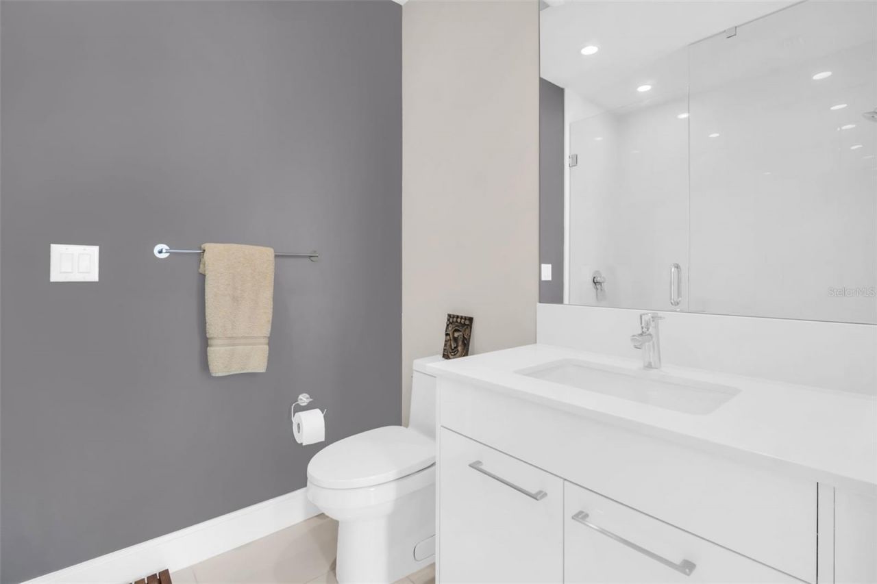 100 1st Avenue N, Unit 1706, Saint Petersburg, FL 33701 Photo