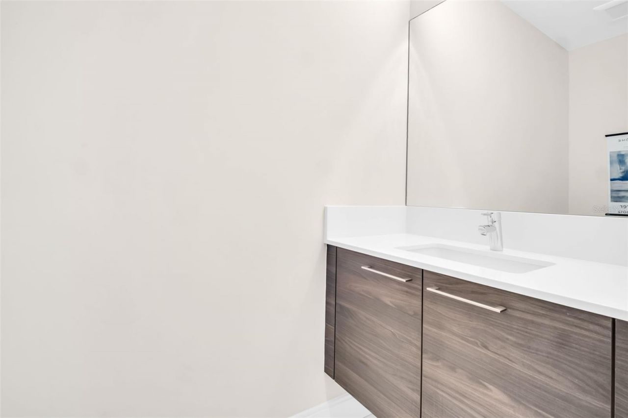 100 1st Avenue N, Unit 1706, Saint Petersburg, FL 33701 Photo