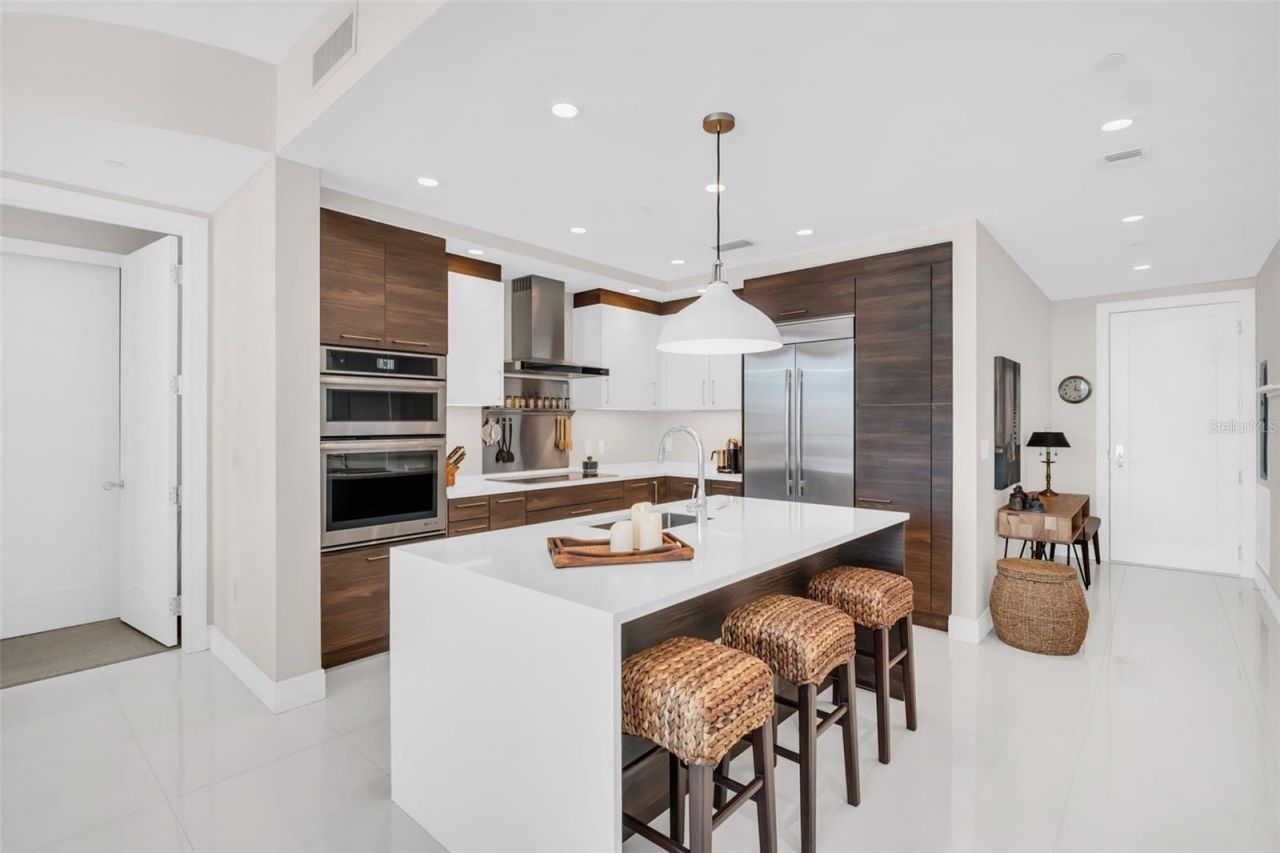 100 1st Avenue N, Unit 1706, Saint Petersburg, FL 33701 Photo