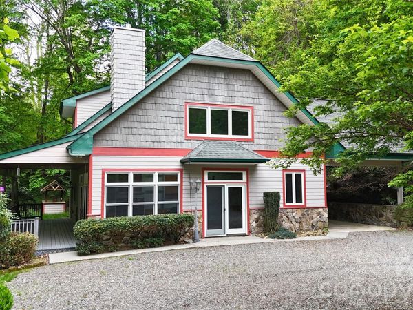 905 Old Fiddle Road, Waynesville, NC 28786
