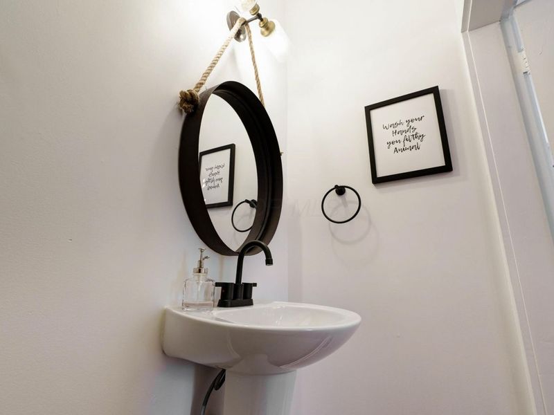 432 E Kossuth Street, Columbus, OH 43206 Photo 9