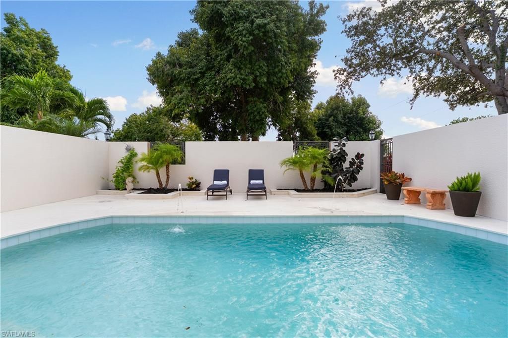 4840 W Boulevard Ct, Naples, FL 34103 Photo