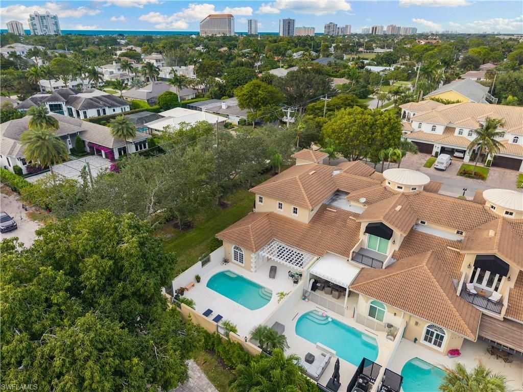 4840 W Boulevard Ct, Naples, FL 34103 Photo