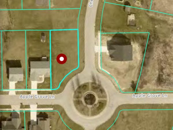 283 Apple Grove Lane, Valparaiso, IN 46385