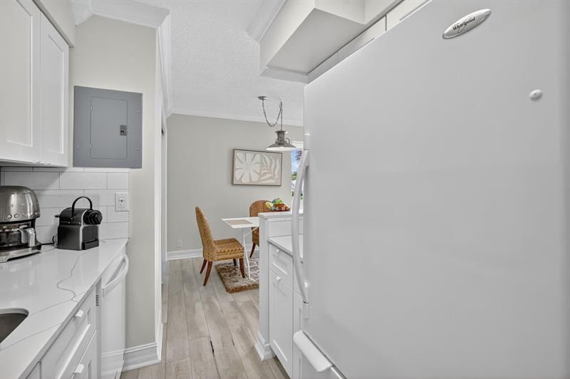 223 Marine Court, Unit 207, Lauderdale by the Sea, FL 33308 Photo